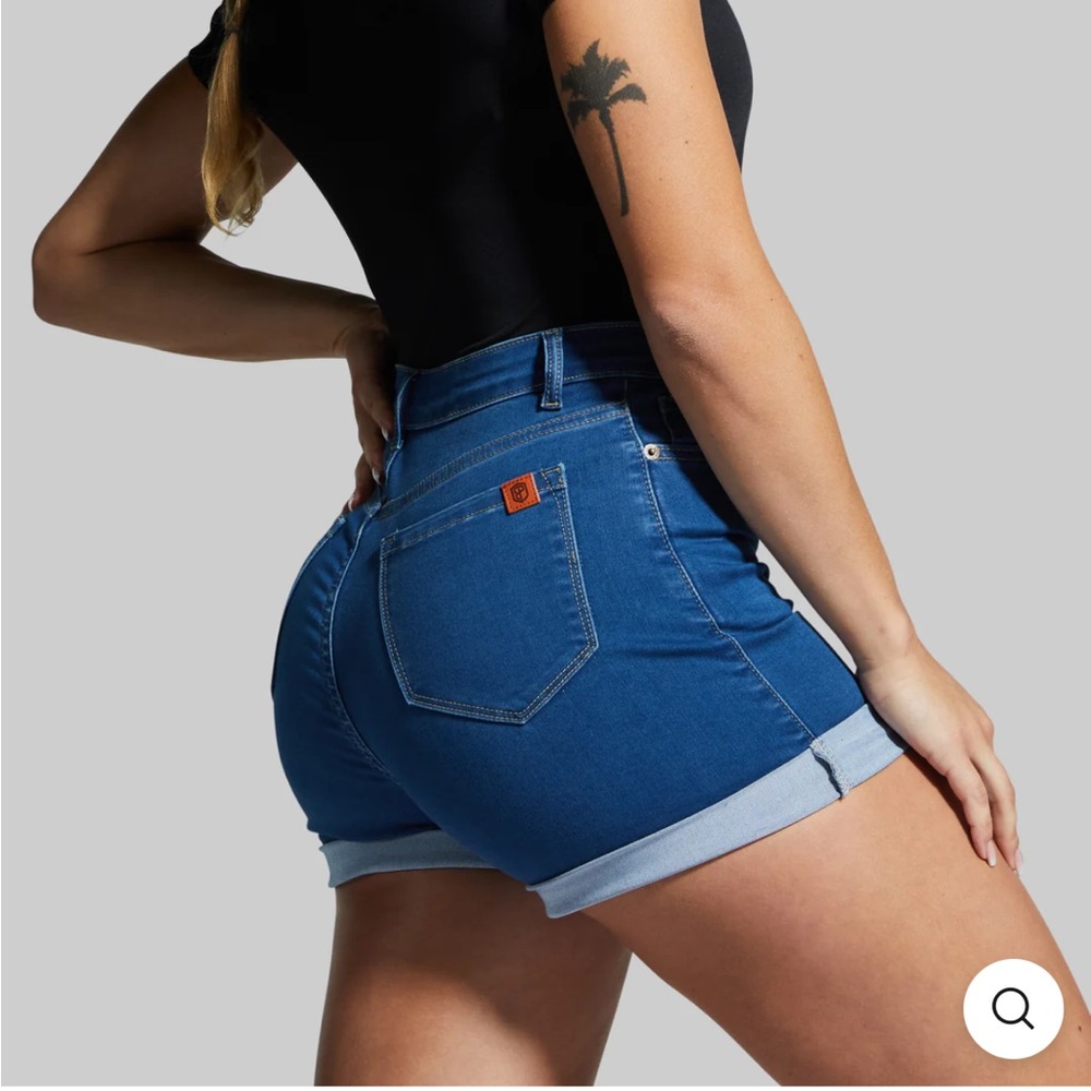 Born Primitive Flex Stretchy Mom Jean Short (S)